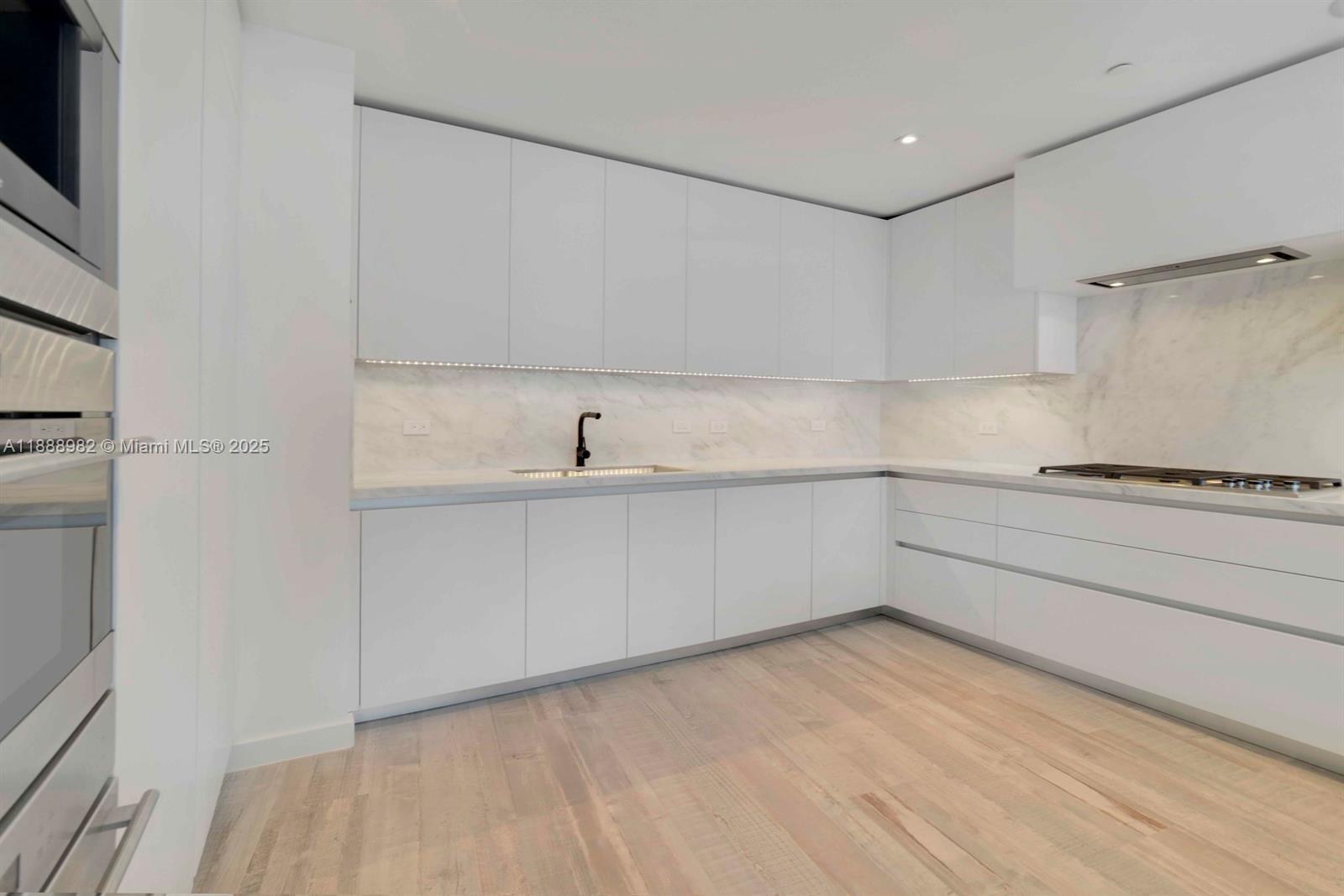 2200 FORT LAUDERDALE BEAC - Residential