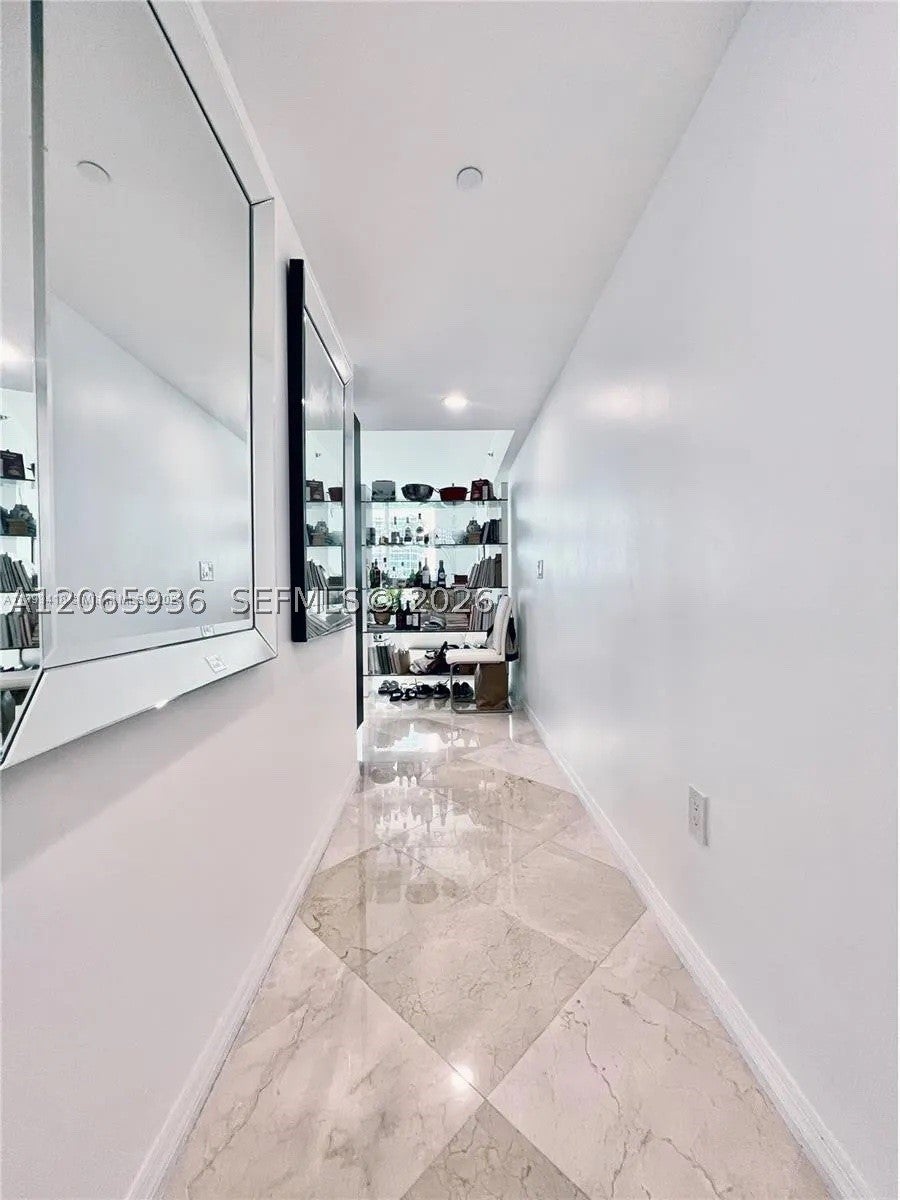 950 Brickell Bay Dr 1807