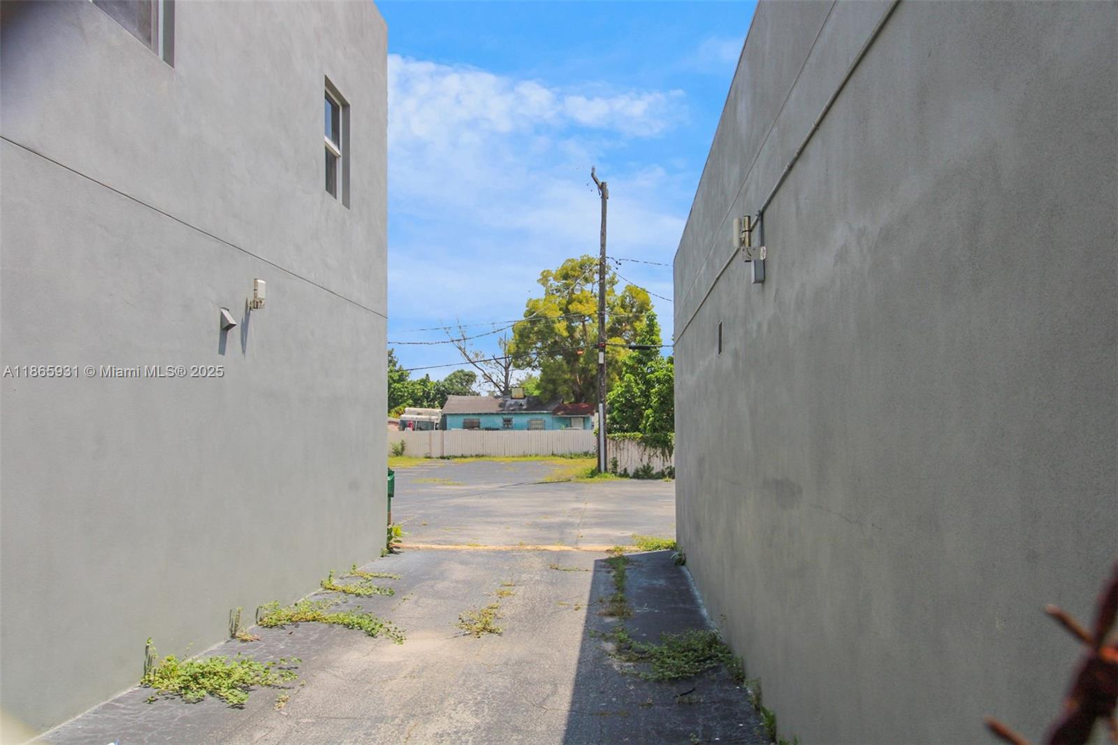 MELROSE HEIGHTS 4TH SEC - Commercial Sale