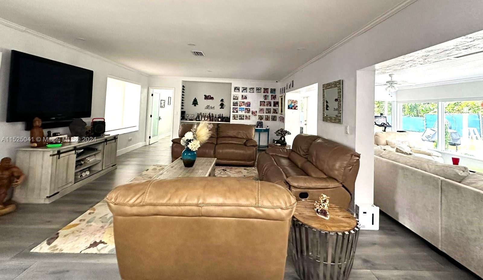 REEVES MANOR - Residential