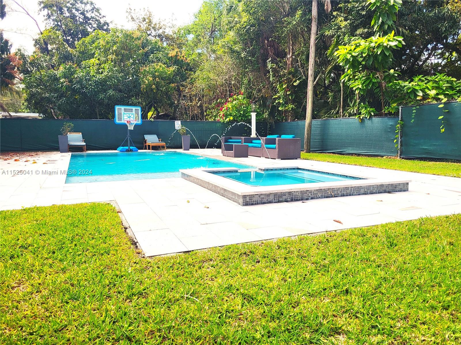 REEVES MANOR - Residential