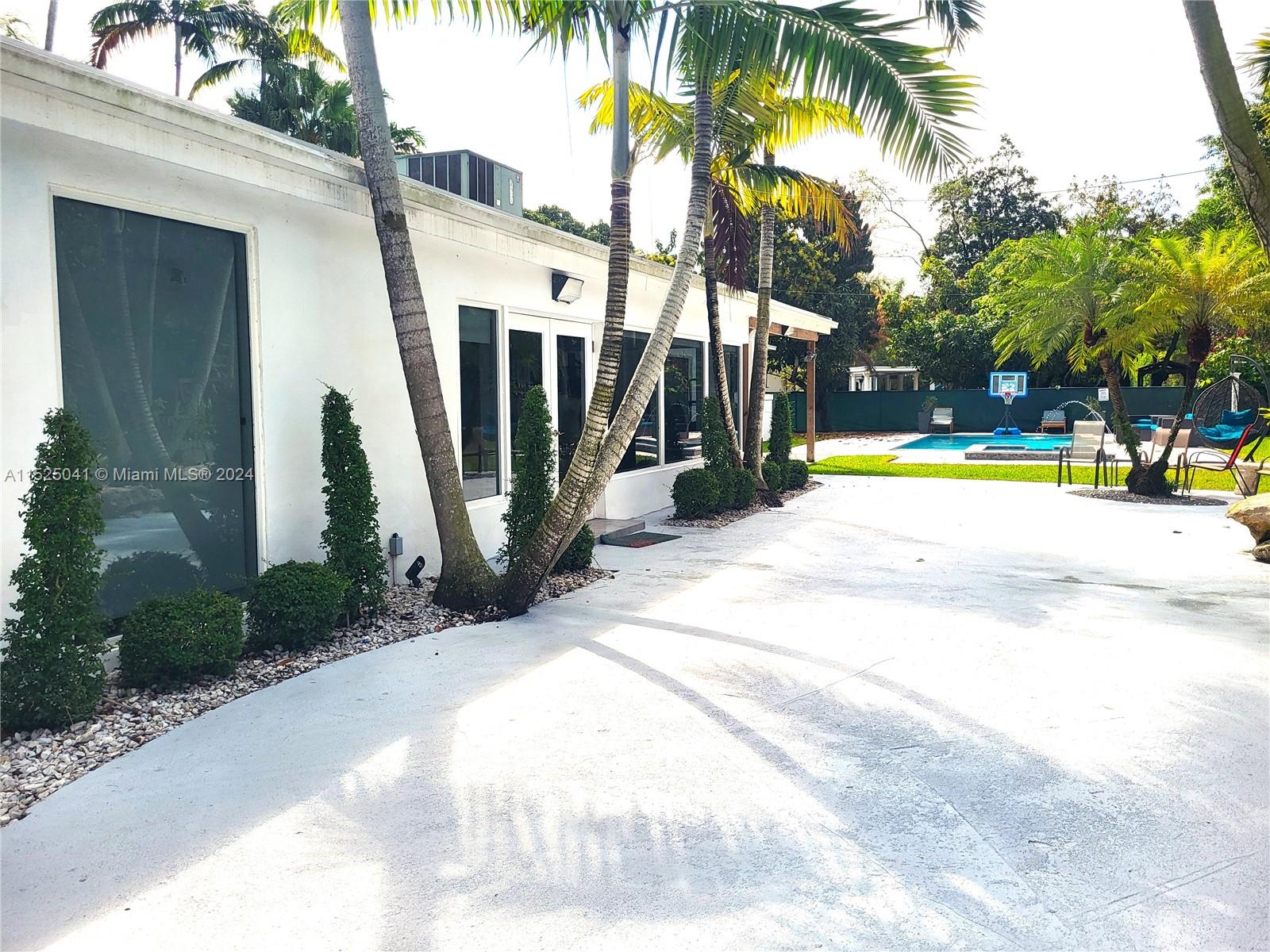 REEVES MANOR - Residential
