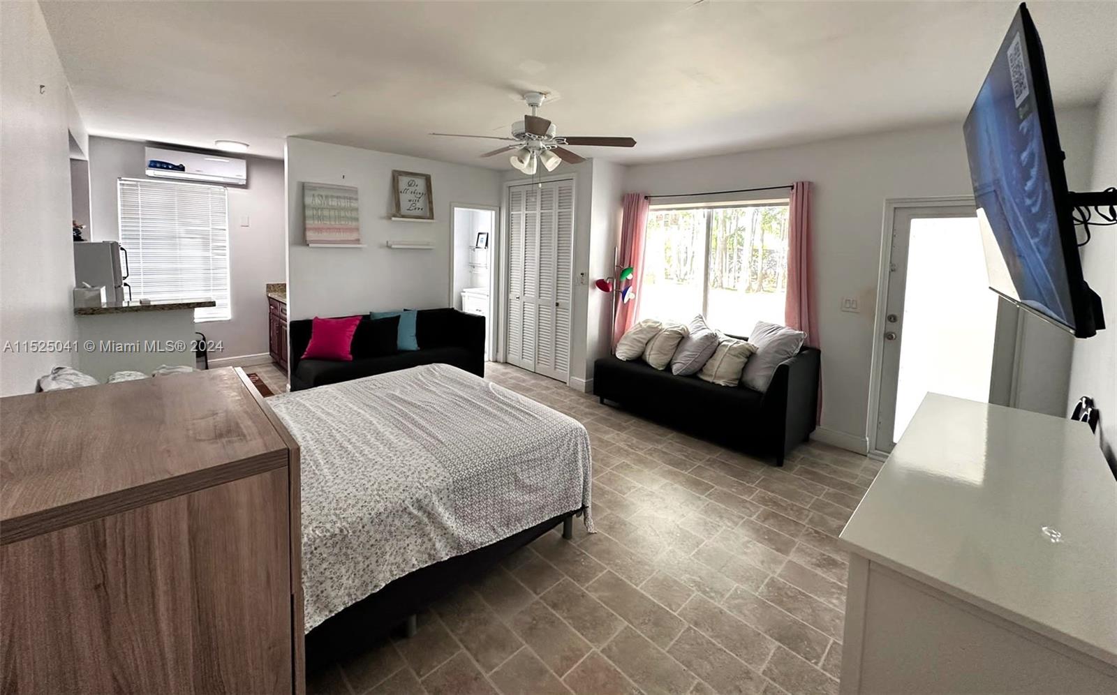 REEVES MANOR - Residential