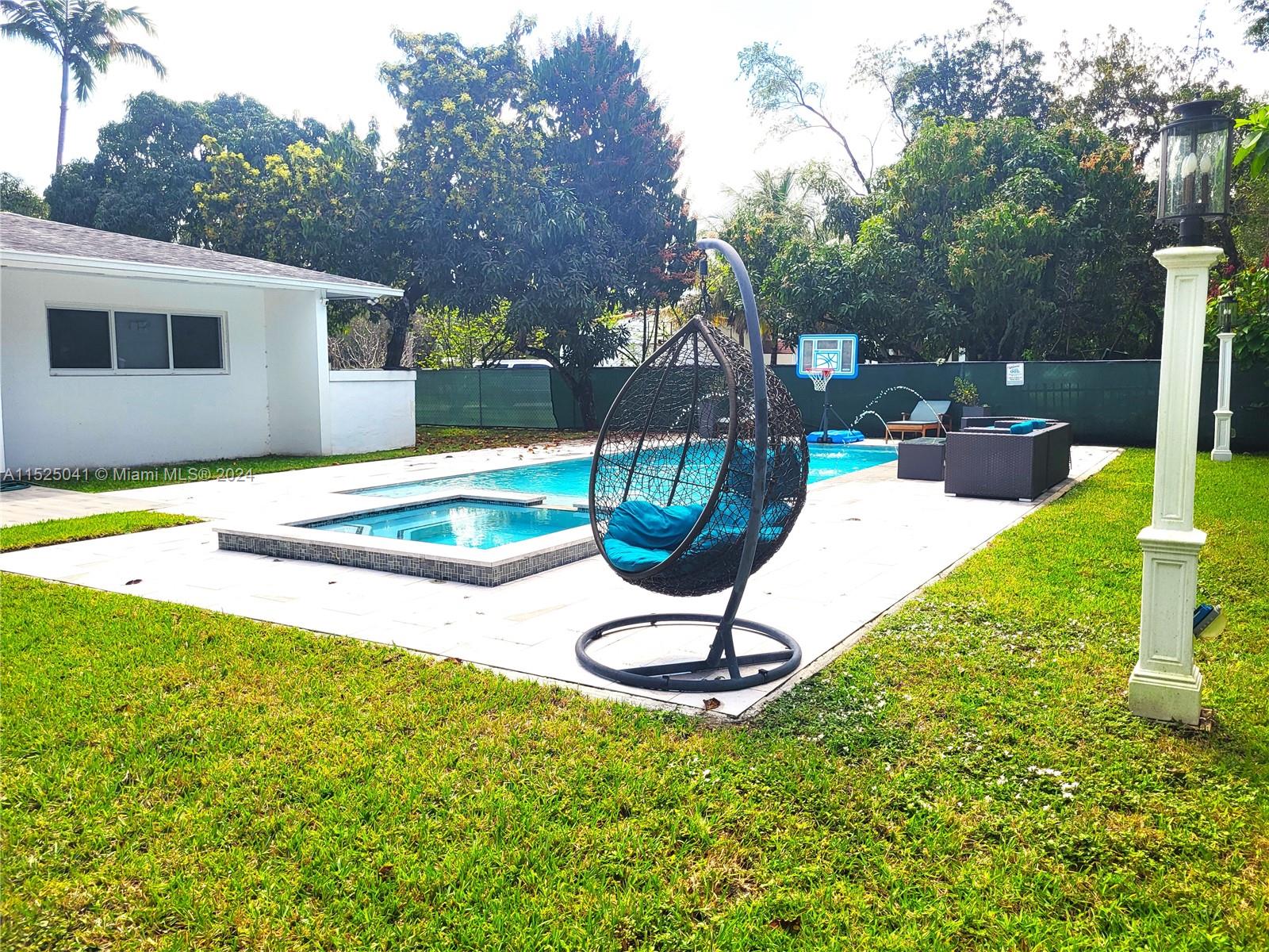 REEVES MANOR - Residential