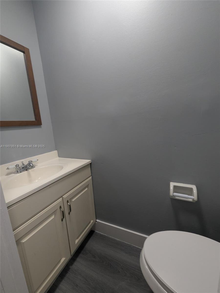 CORNERS KENDALL LAKES - Residential Lease