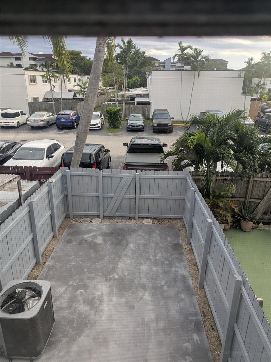 CORNERS KENDALL LAKES - Residential Lease