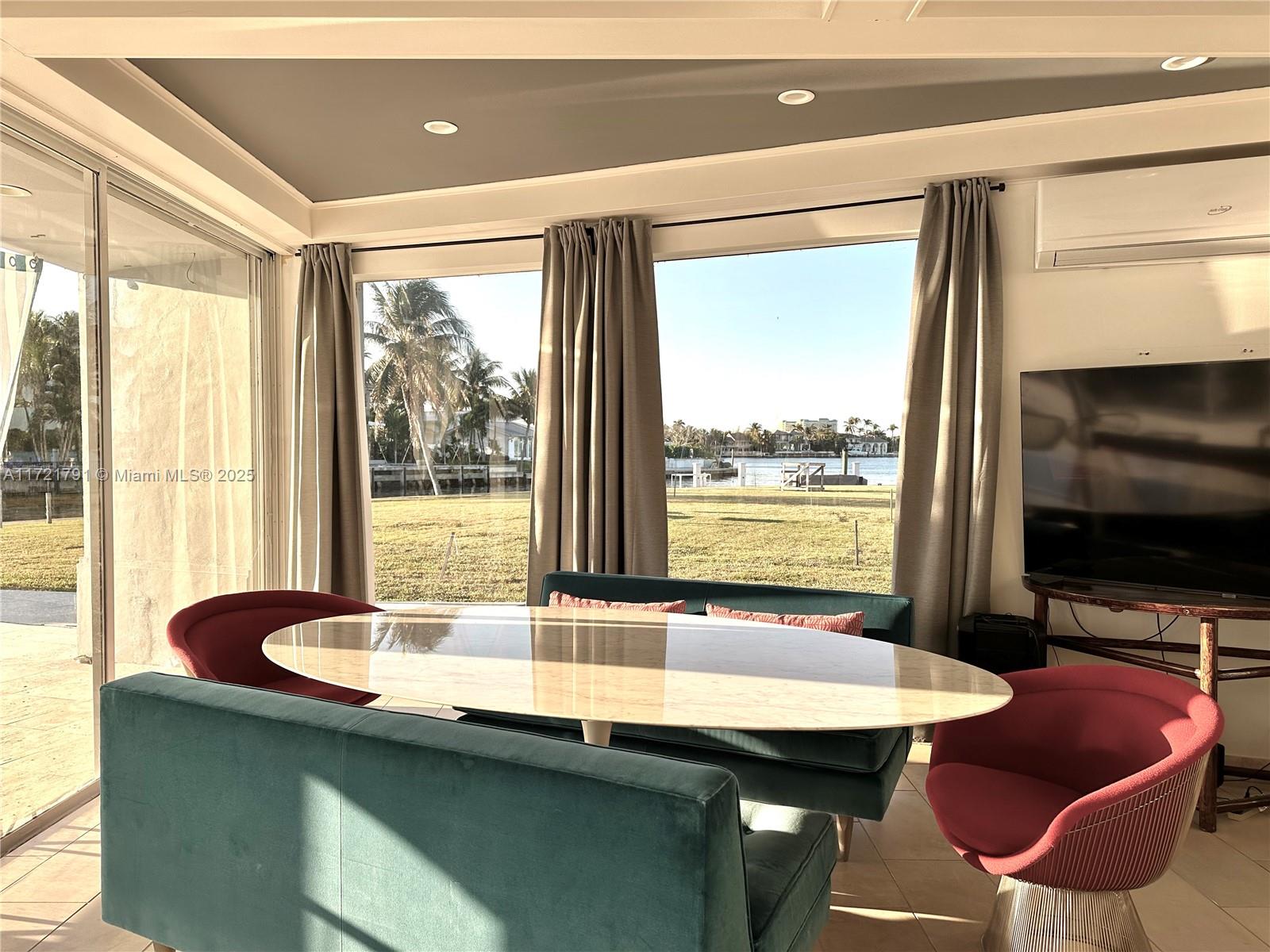 ISLAND DRIVE SOUTH ESTATE - Residential