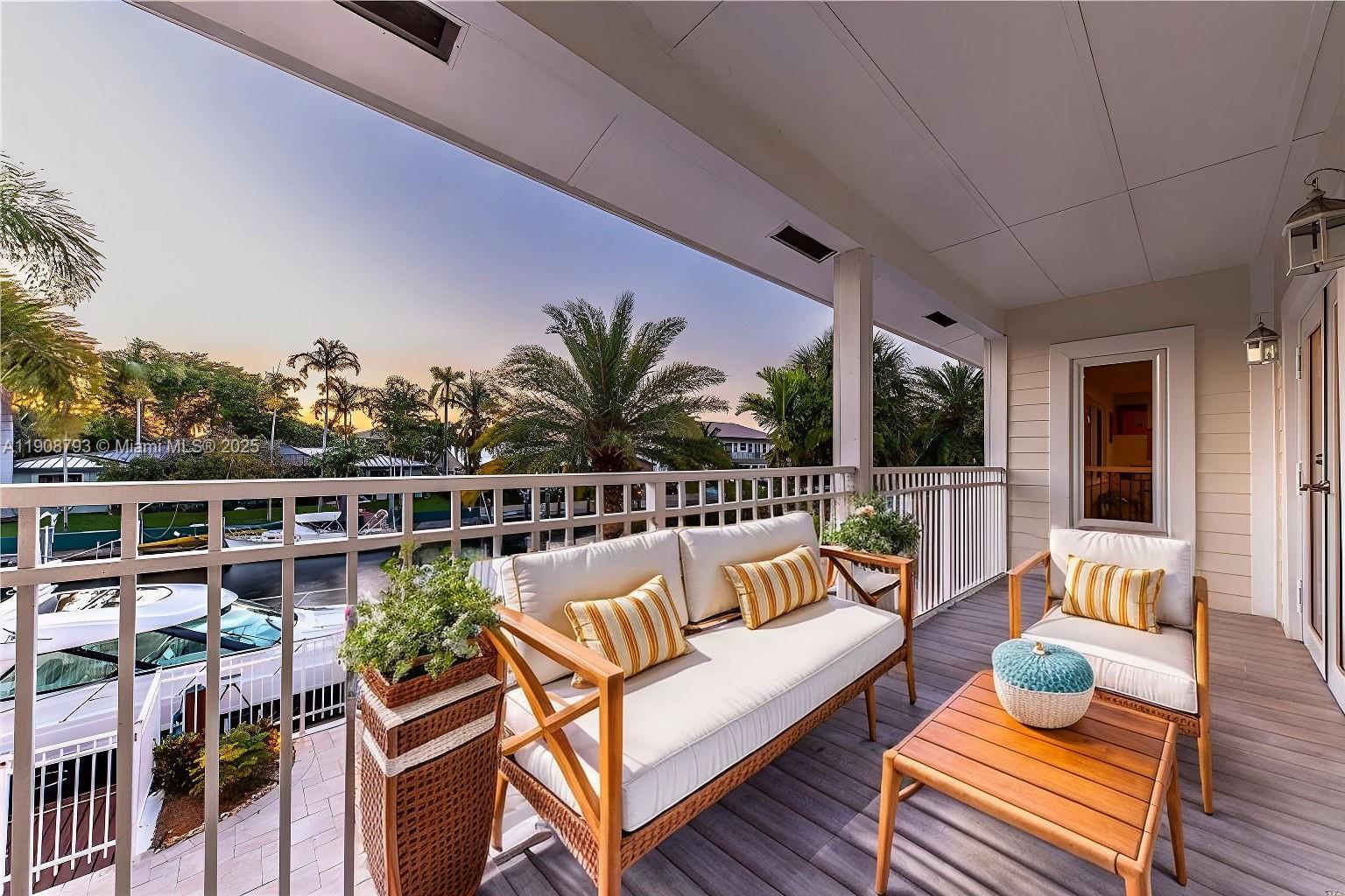 VENETIAN ISLES 2ND SEC - Residential