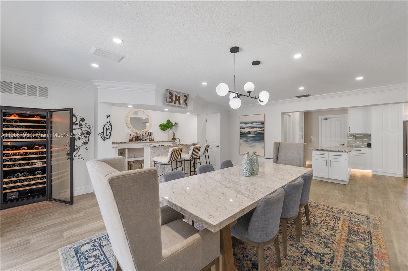 VENETIAN ISLES 2ND SEC - Residential