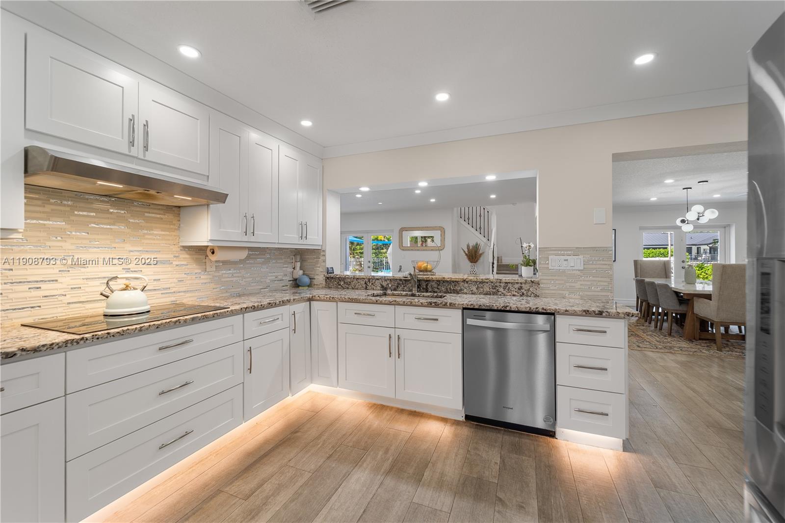 VENETIAN ISLES 2ND SEC - Residential