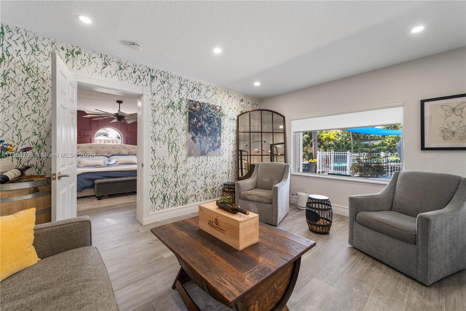 VENETIAN ISLES 2ND SEC - Residential