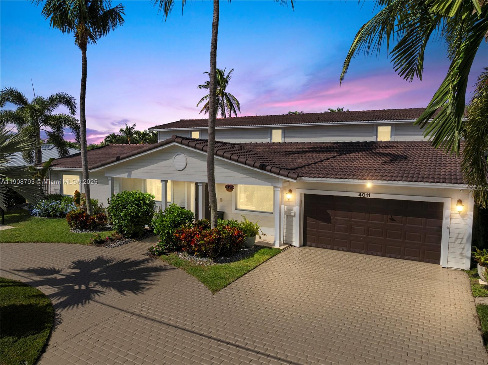 VENETIAN ISLES 2ND SEC - Residential