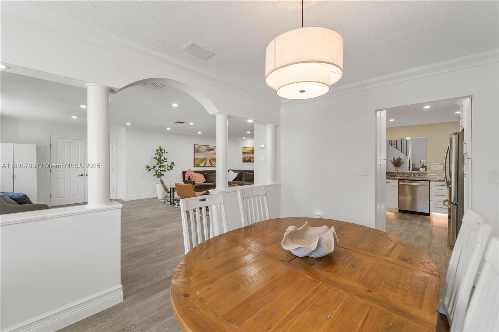 VENETIAN ISLES 2ND SEC - Residential