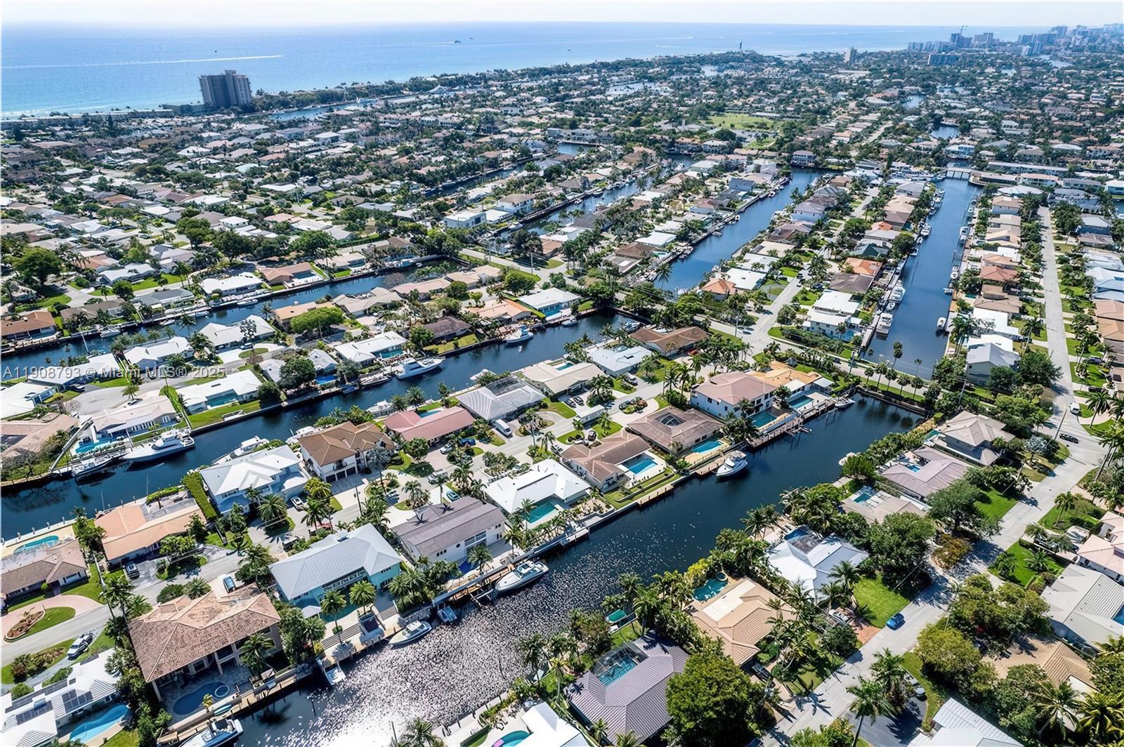 VENETIAN ISLES 2ND SEC - Residential