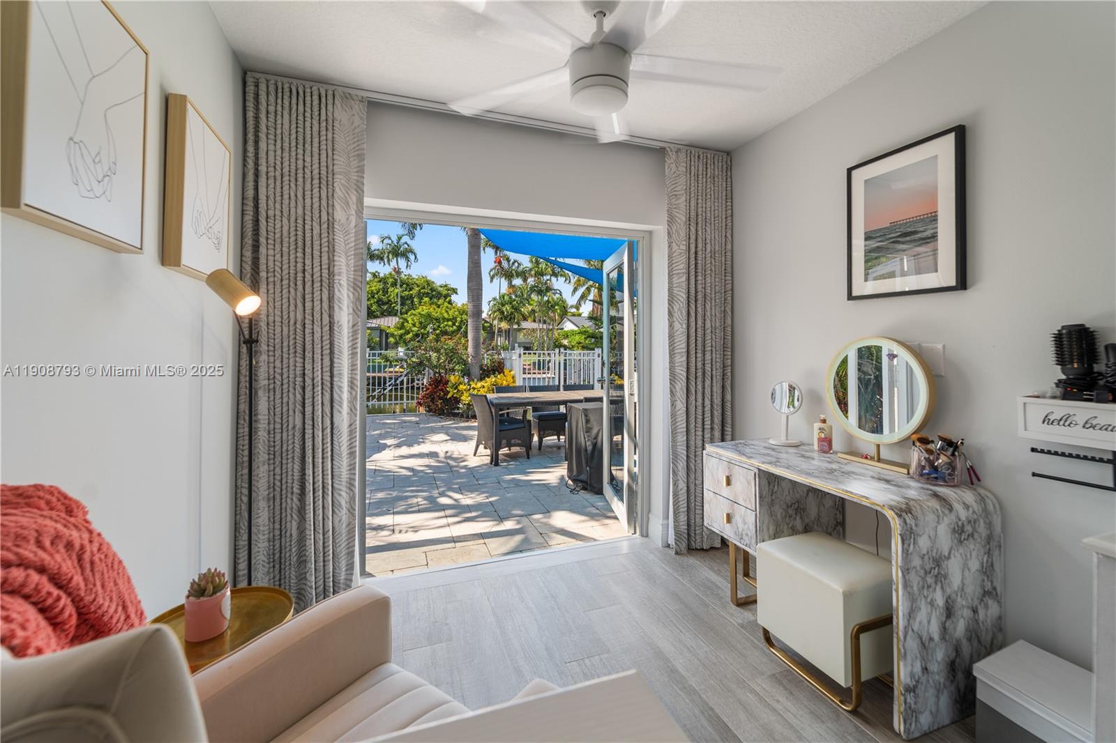 VENETIAN ISLES 2ND SEC - Residential