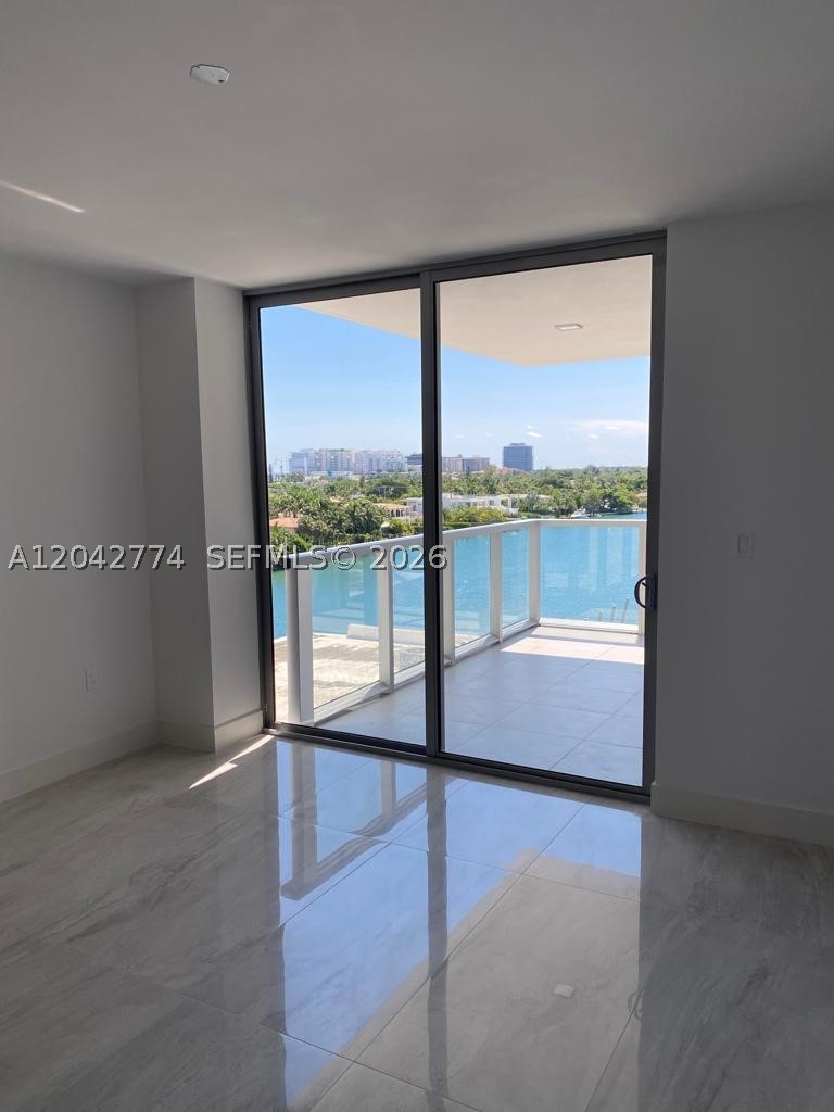 9521 E Bay Harbor Dr 605