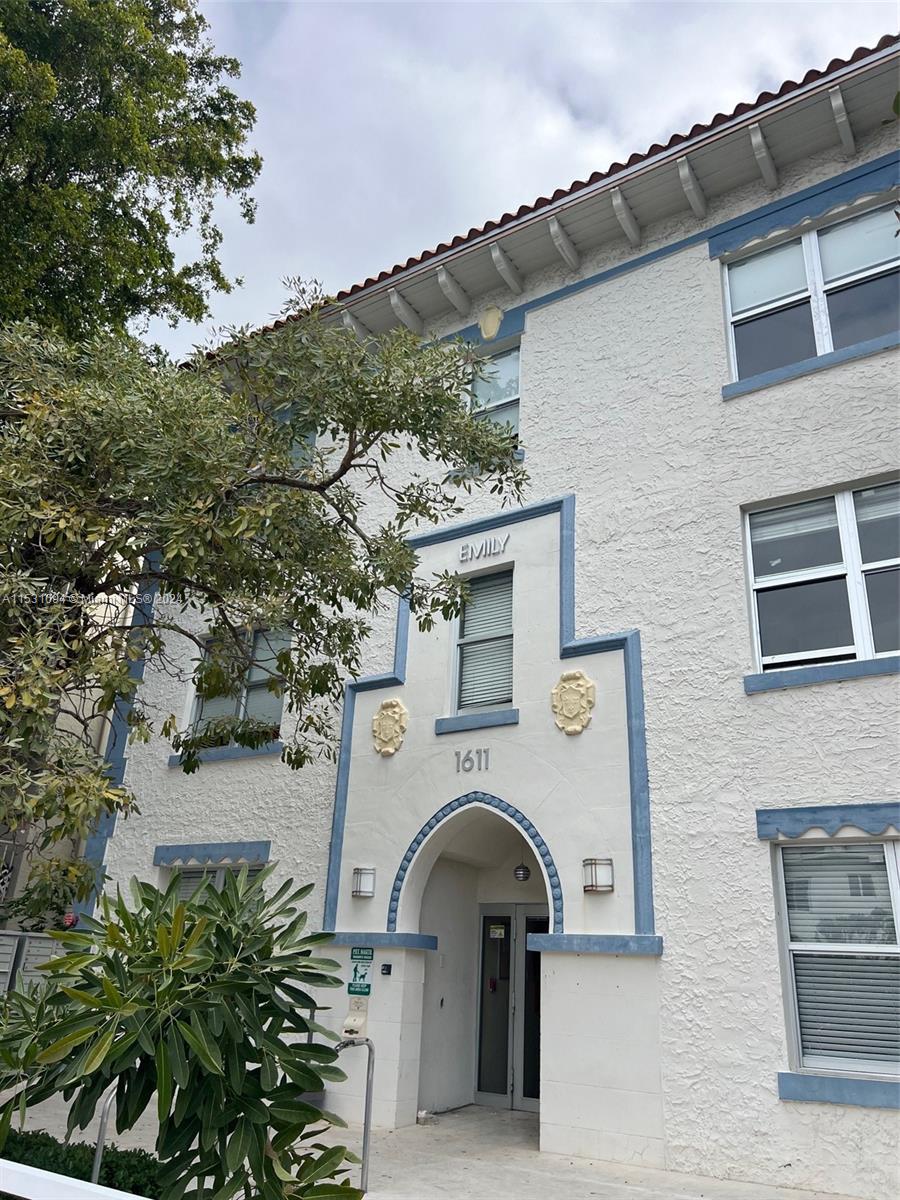 Rental Property at 1611 Meridian Ave 206, Miami Beach, Miami-Dade County, Florida - Bedrooms: 1 
Bathrooms: 1  - $1,900 MO.