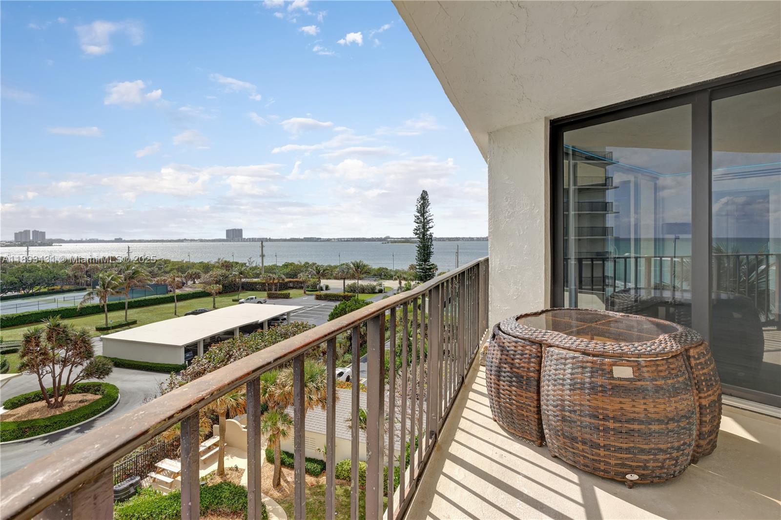 CONNEMARA CONDO - Residential Lease