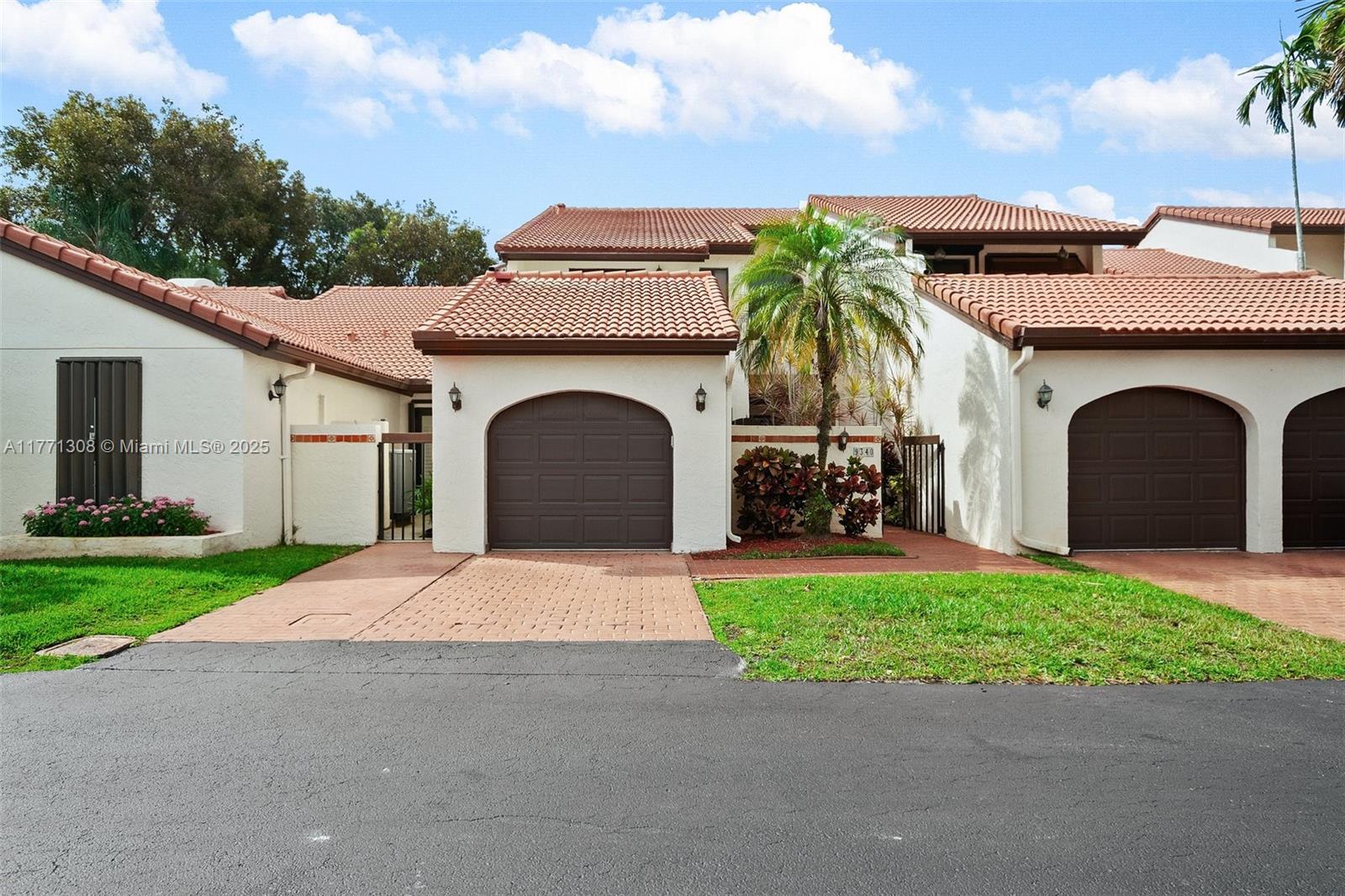 9340 Nw 48th Doral Ter, Doral, Miami-Dade County, Florida - 2 Bedrooms  
3 Bathrooms - 