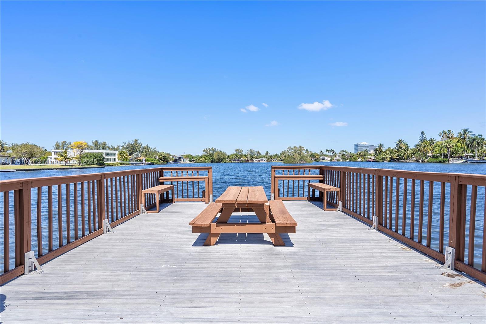 ENCHANTED LAKE - Residential