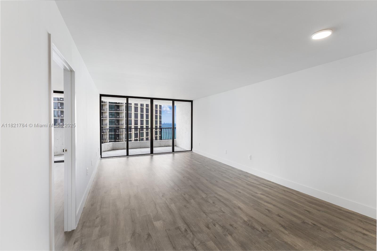 555 NE 15th St 29F