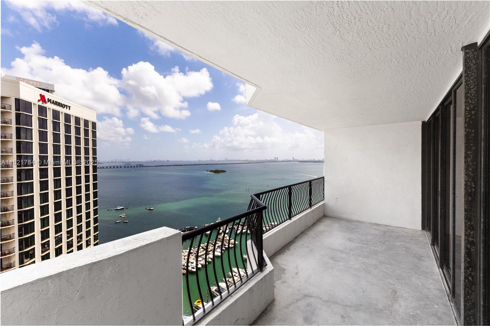 555 NE 15th St 29F
