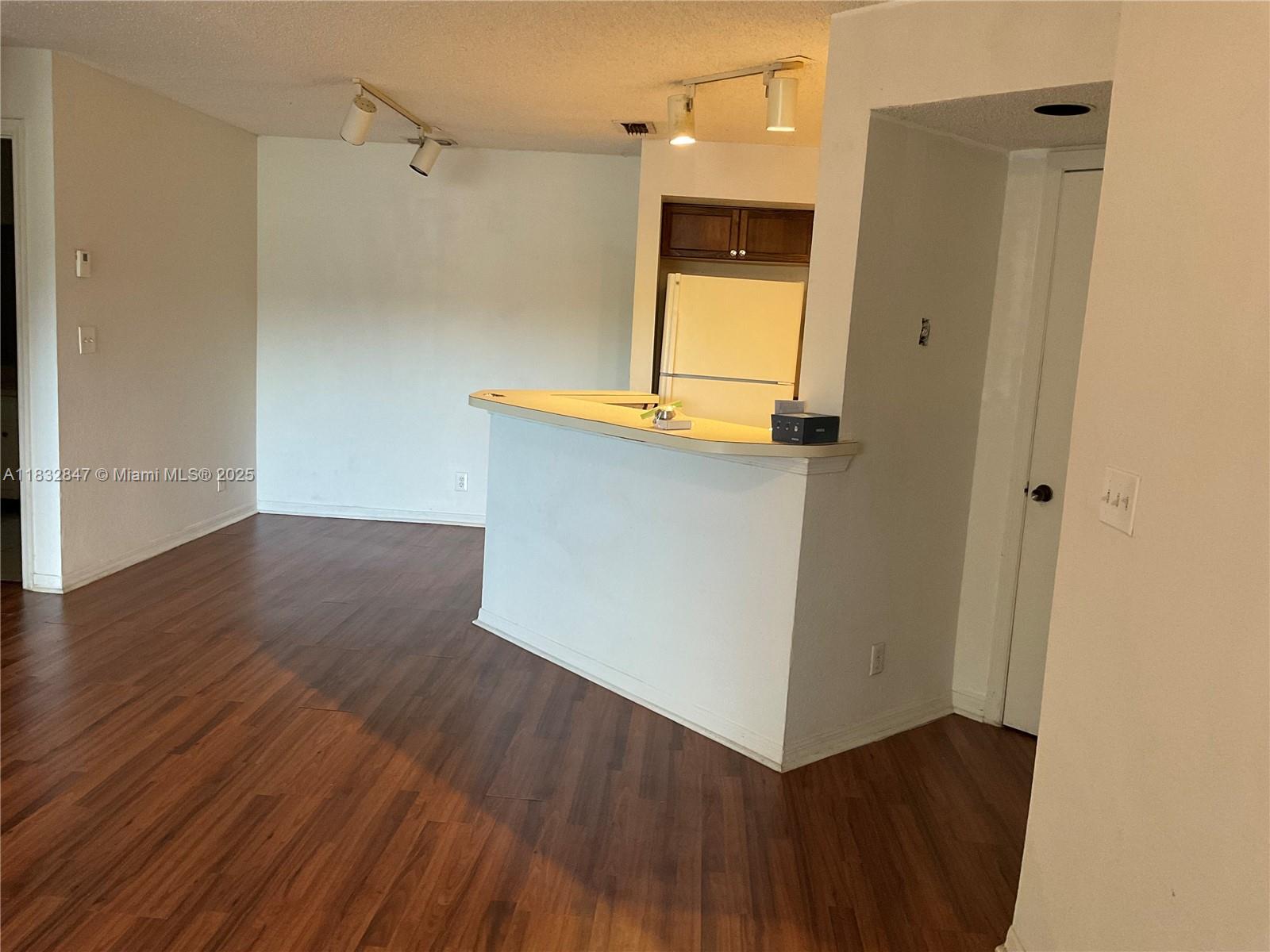 CORAL KEY CONDO - Residential Lease