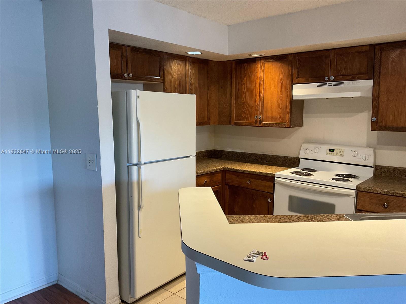 CORAL KEY CONDO - Residential Lease