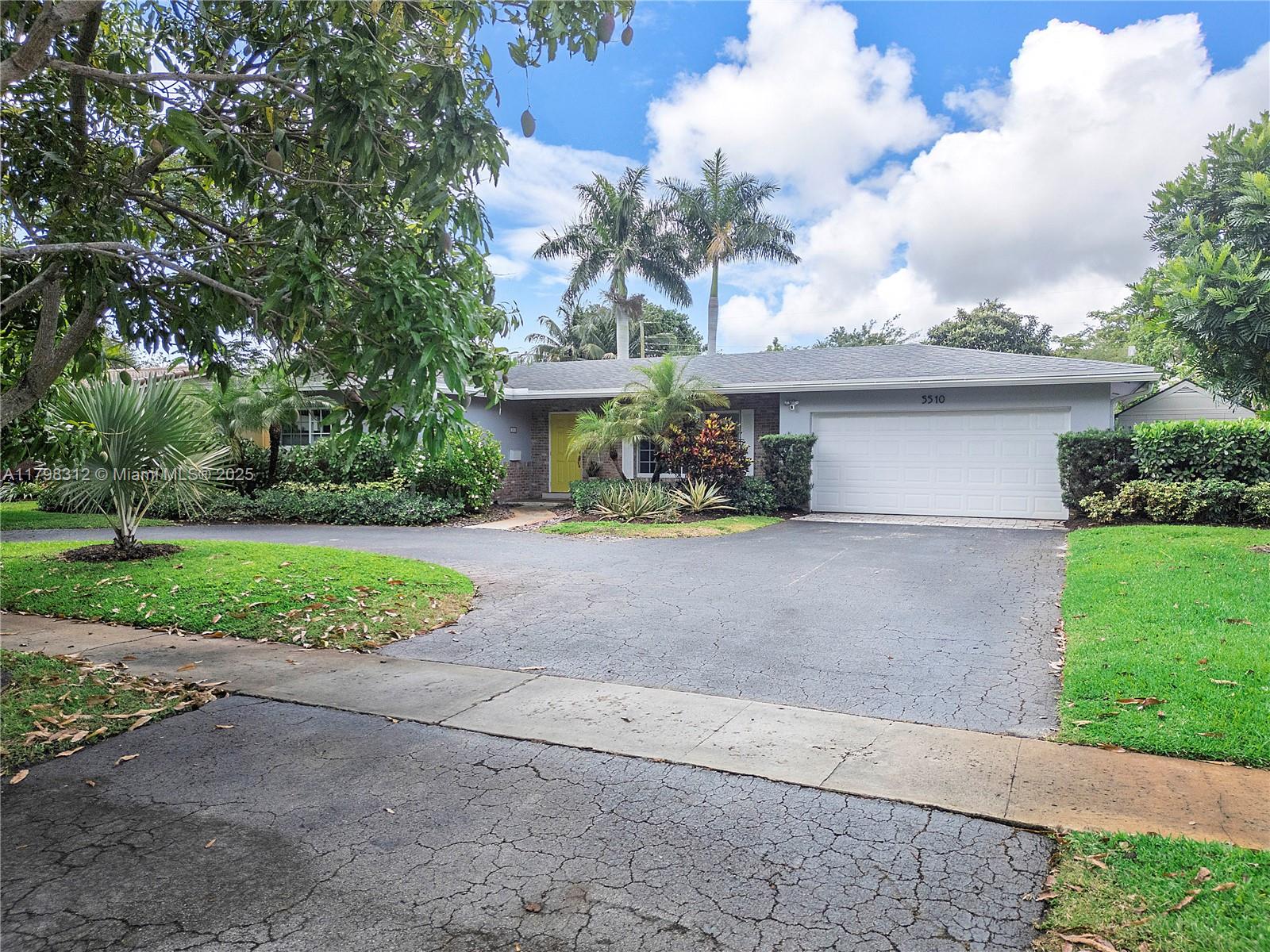 Property for Sale at 5510 Sw 6th St, Plantation, Miami-Dade County, Florida - Bedrooms: 3 
Bathrooms: 2  - $665,000
