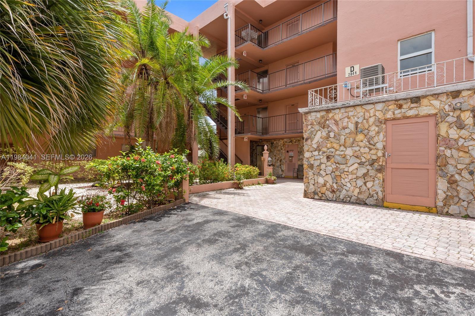 SOMERSET NO 4 CONDO - Residential