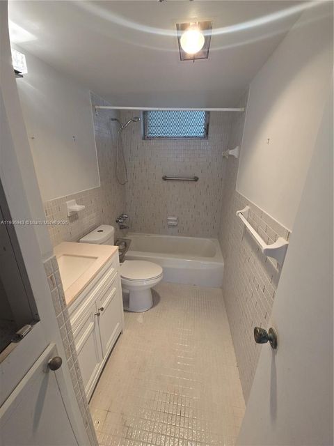 Photo of 2910 Point East Dr #M312, Aventura, FL 33160 (MLS # A11906943)