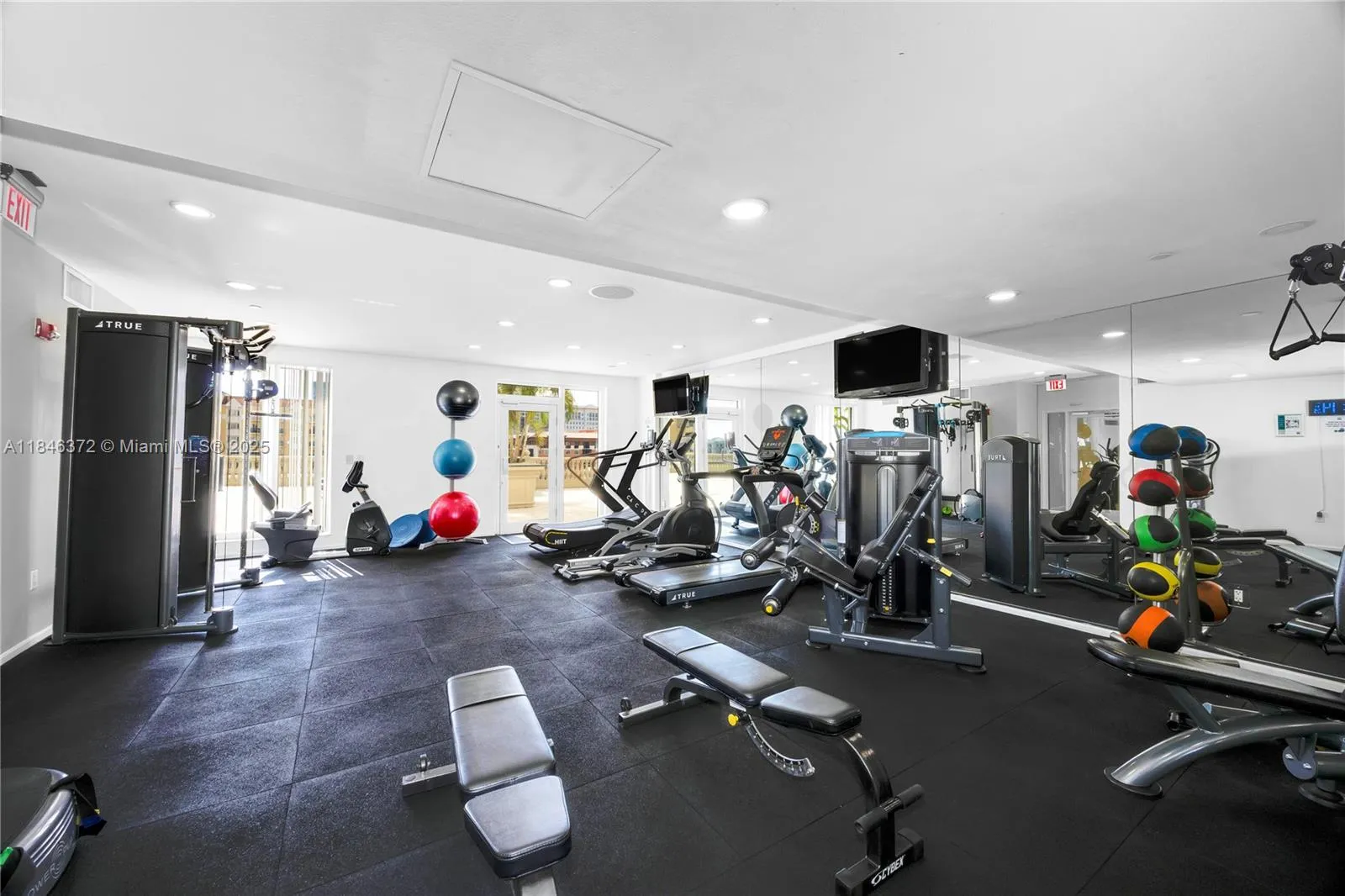 Coral Gables, Florida 33134, United States, 2 Bedrooms Bedrooms, ,2 BathroomsBathrooms,Residential,Active,178213