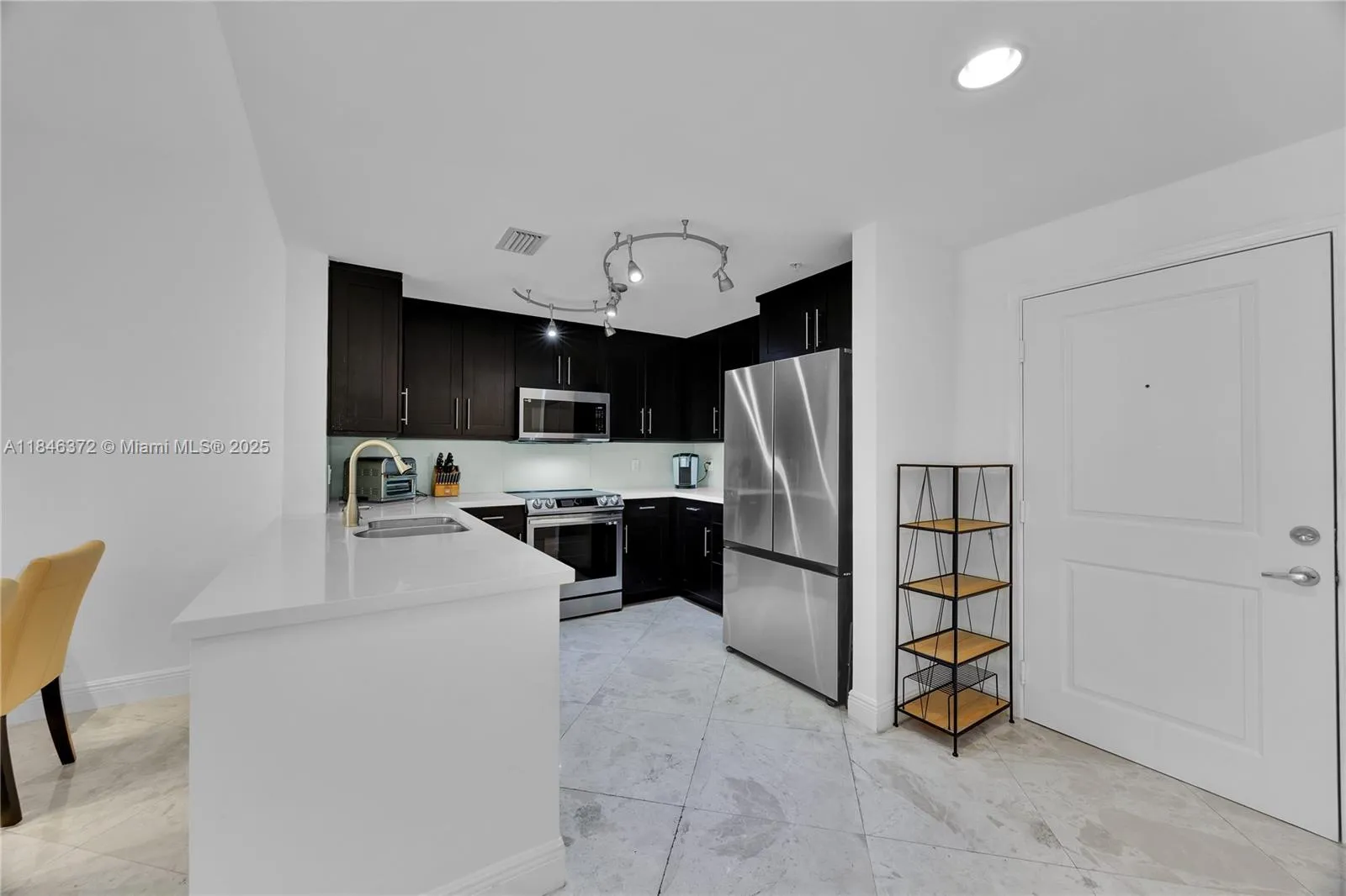 Coral Gables, Florida 33134, United States, 2 Bedrooms Bedrooms, ,2 BathroomsBathrooms,Residential,Active,178213