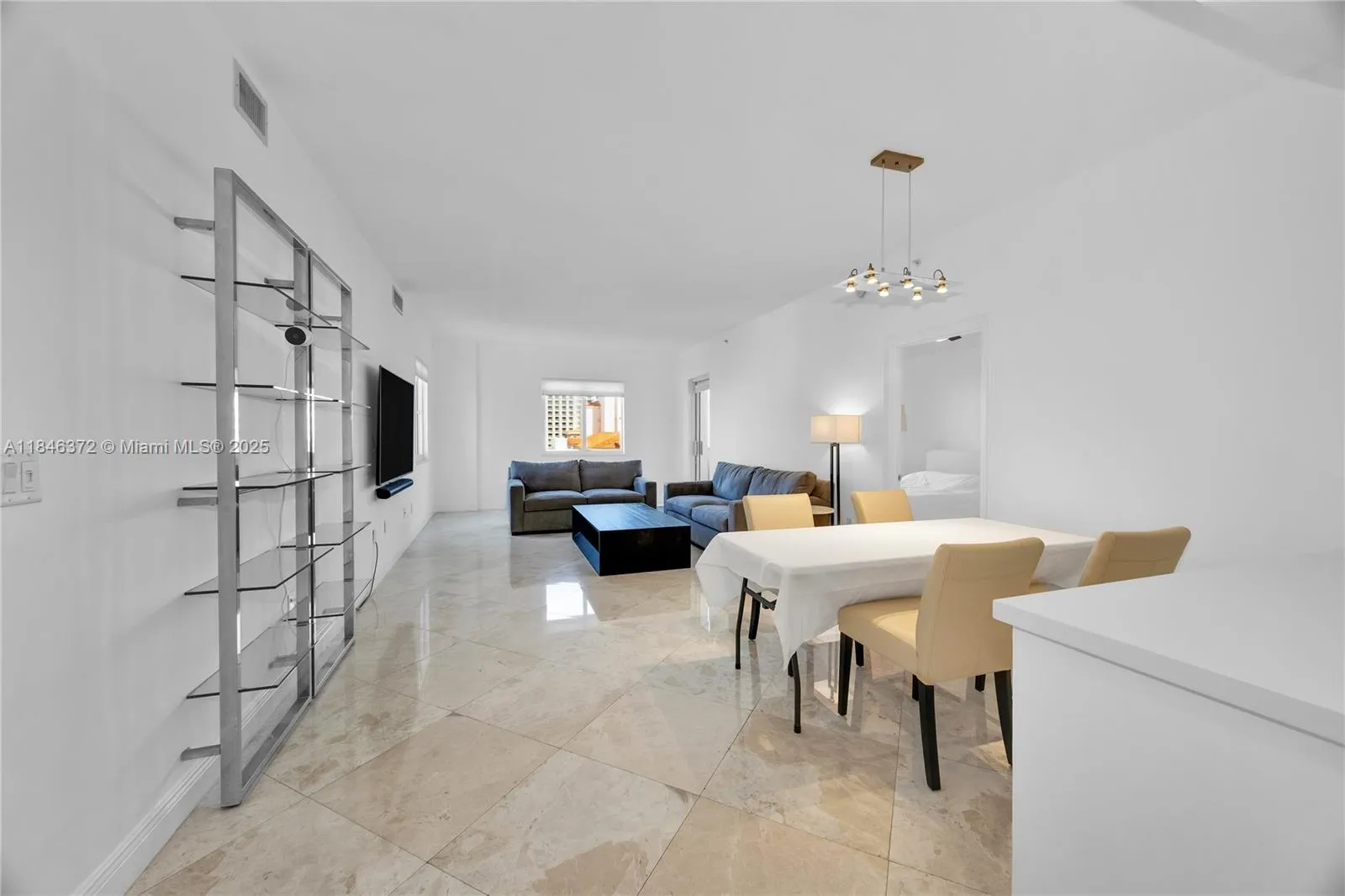 Coral Gables, Florida 33134, United States, 2 Bedrooms Bedrooms, ,2 BathroomsBathrooms,Residential,Active,178213