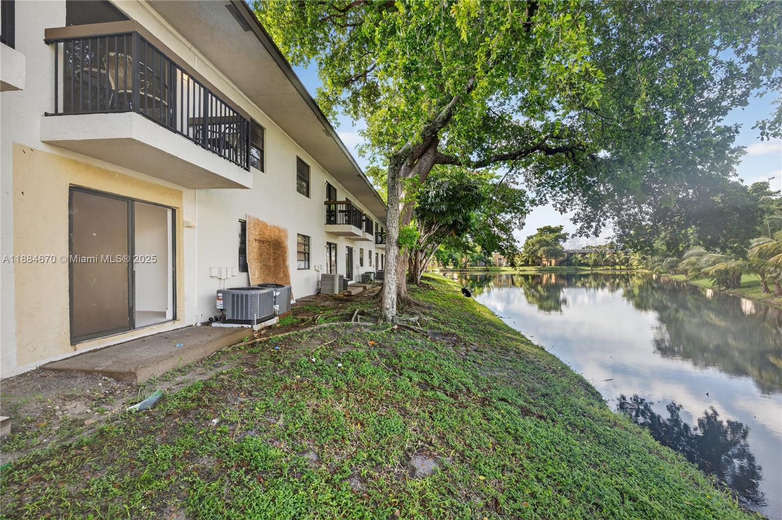 LAKESIDE AT TAMARAC CONDO - Residential