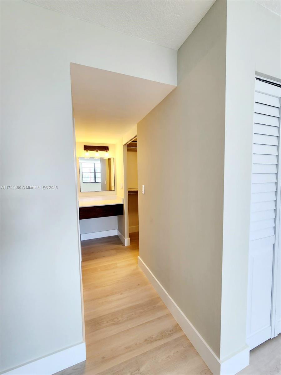 WINSTON TOWERS 100 - Residential