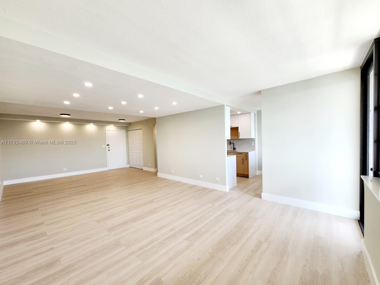 250 174th St 1618