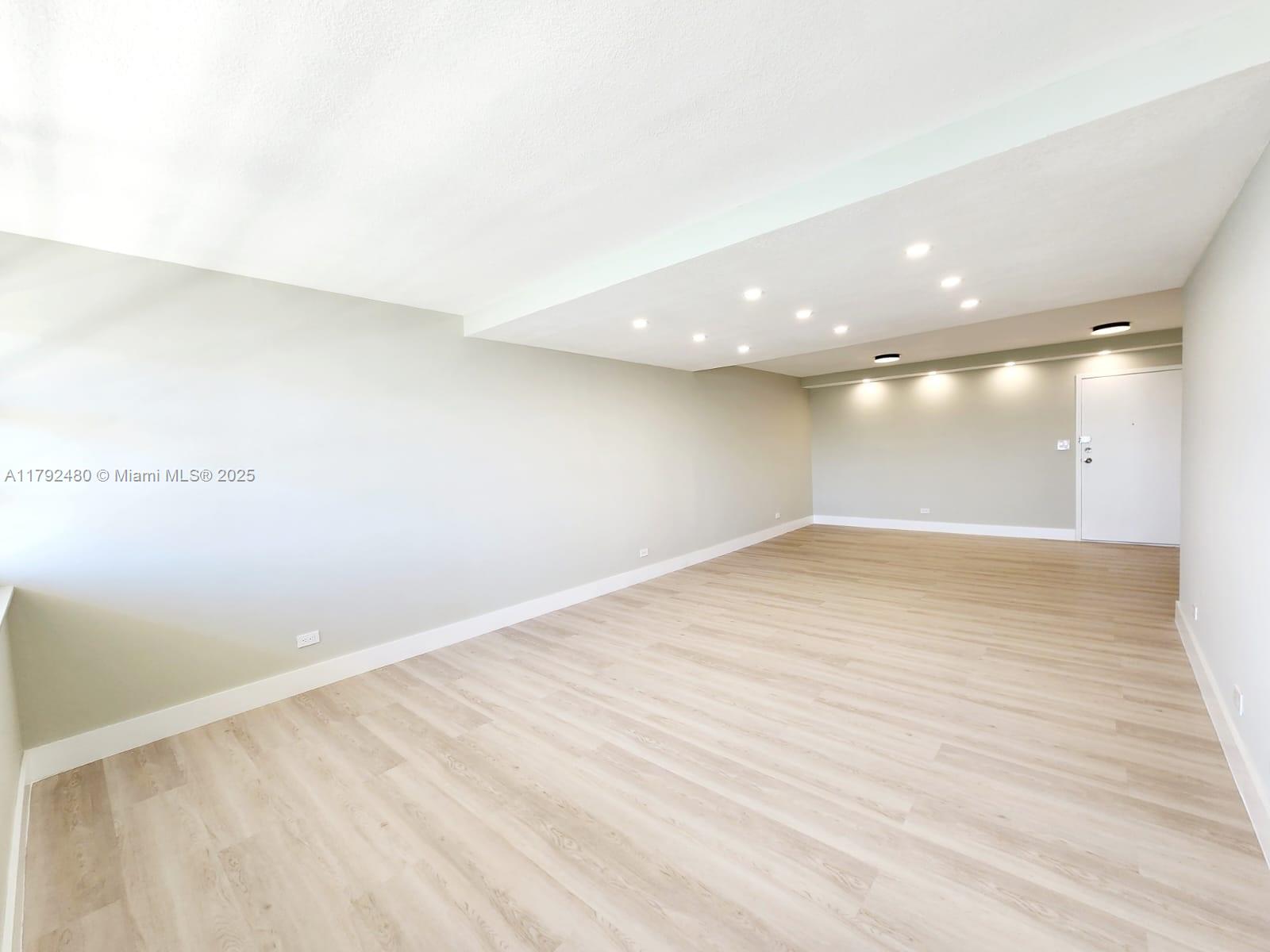 250 174th St 1618