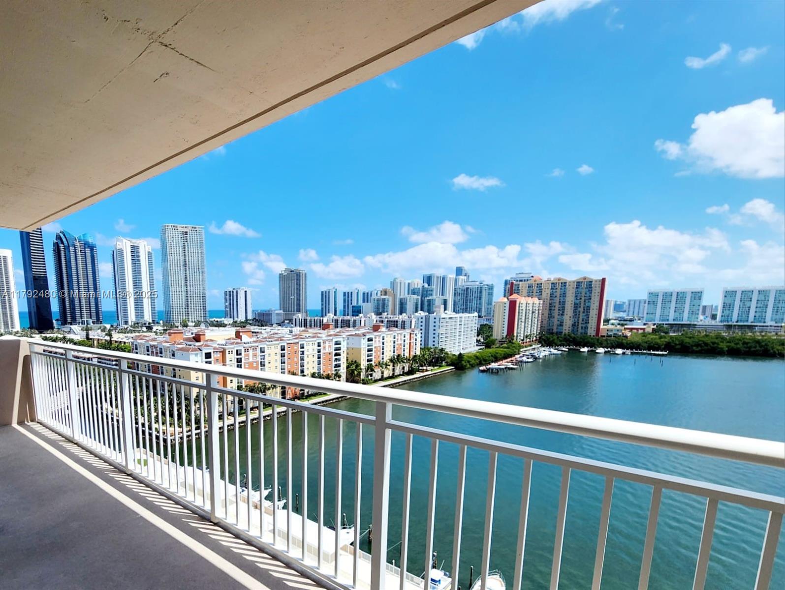 WINSTON TOWERS 100 - Residential