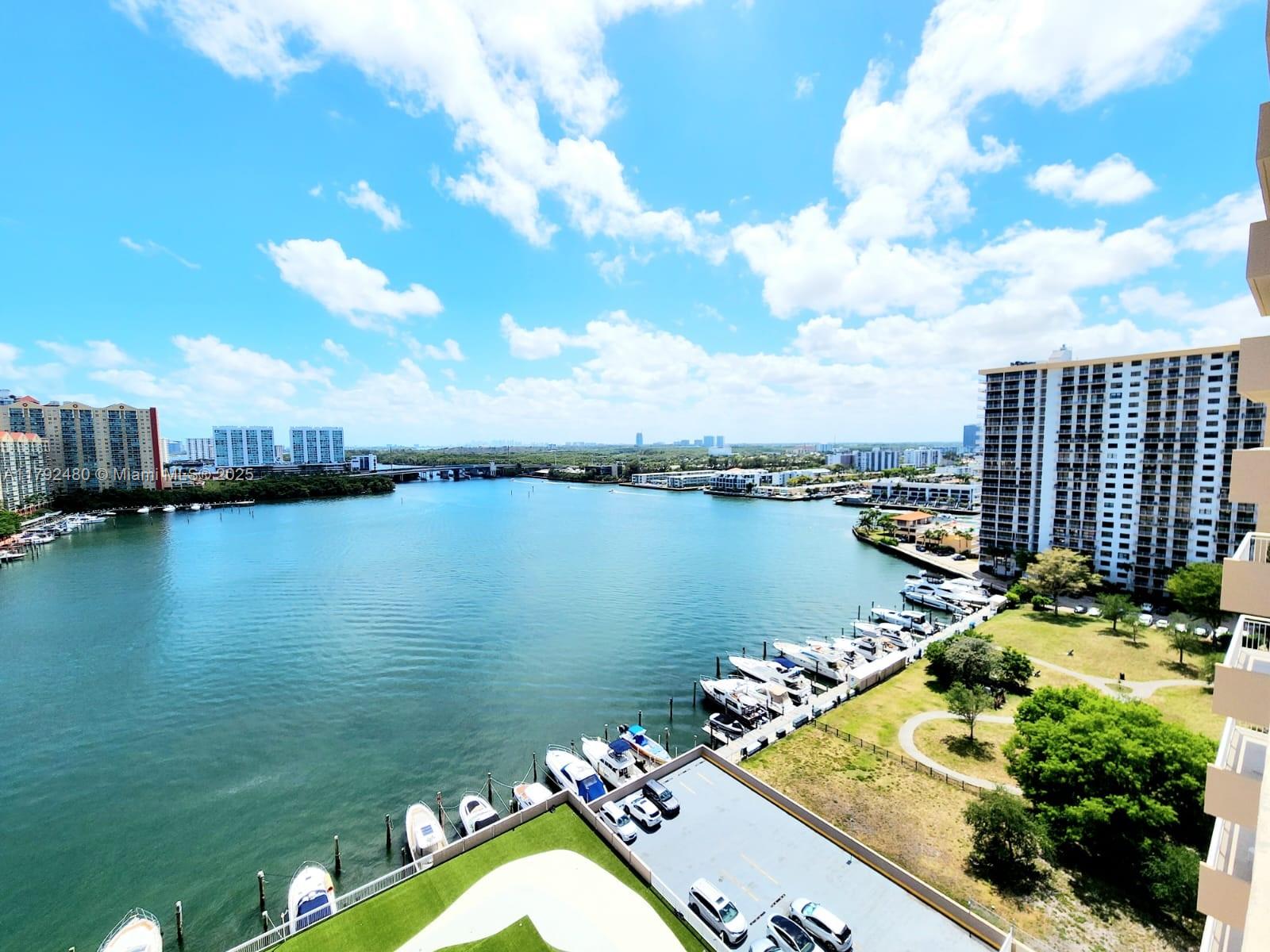 WINSTON TOWERS 100 - Residential