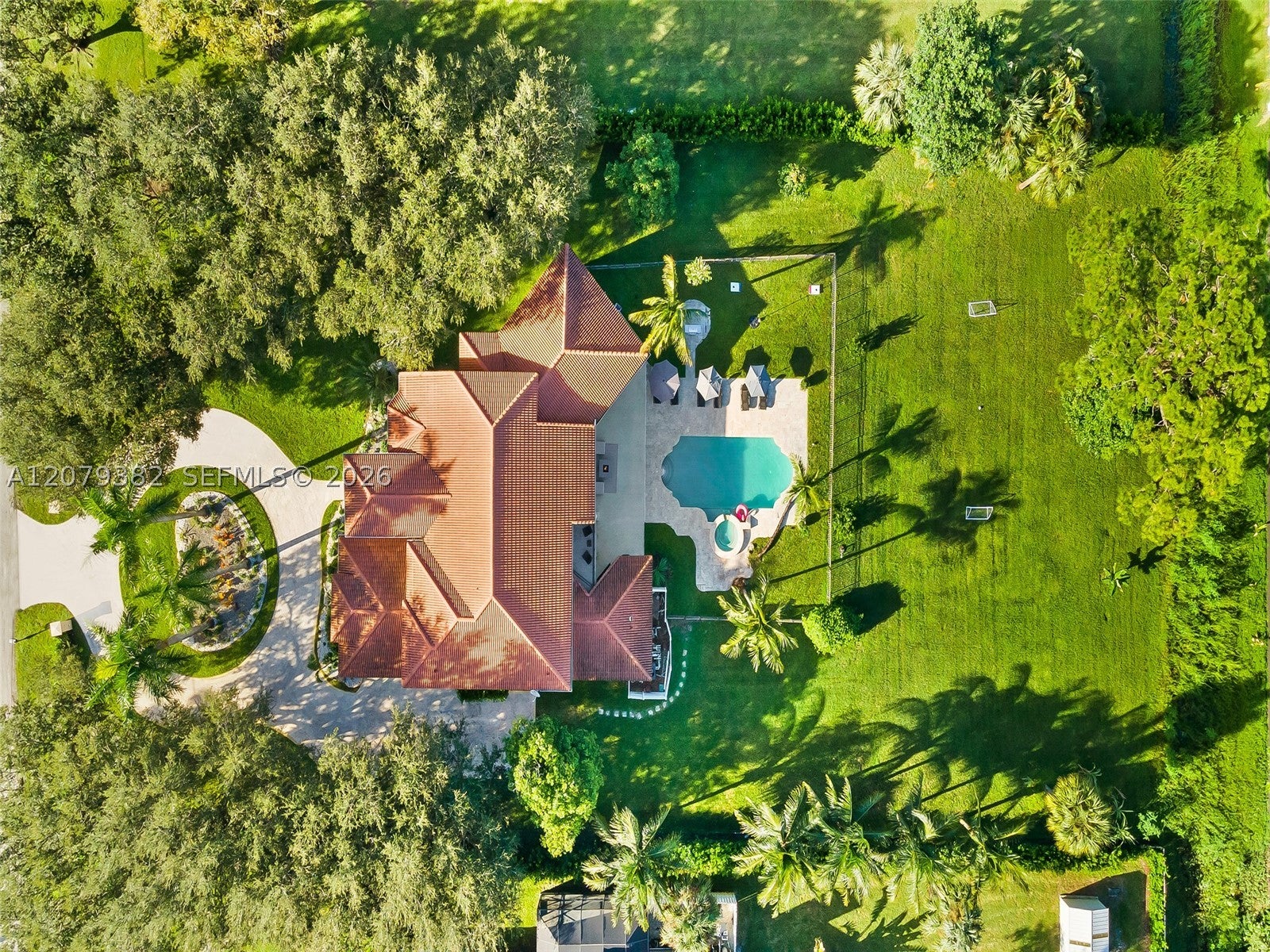 6114 NW 74th Ter