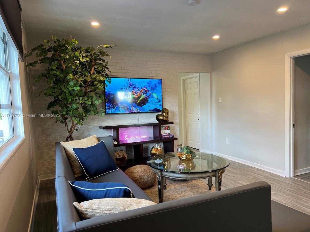 HOLLYWOOD PARK - Residential Income