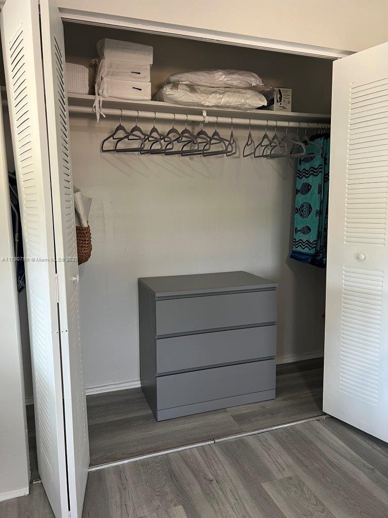 HOLLYWOOD PARK - Residential Income