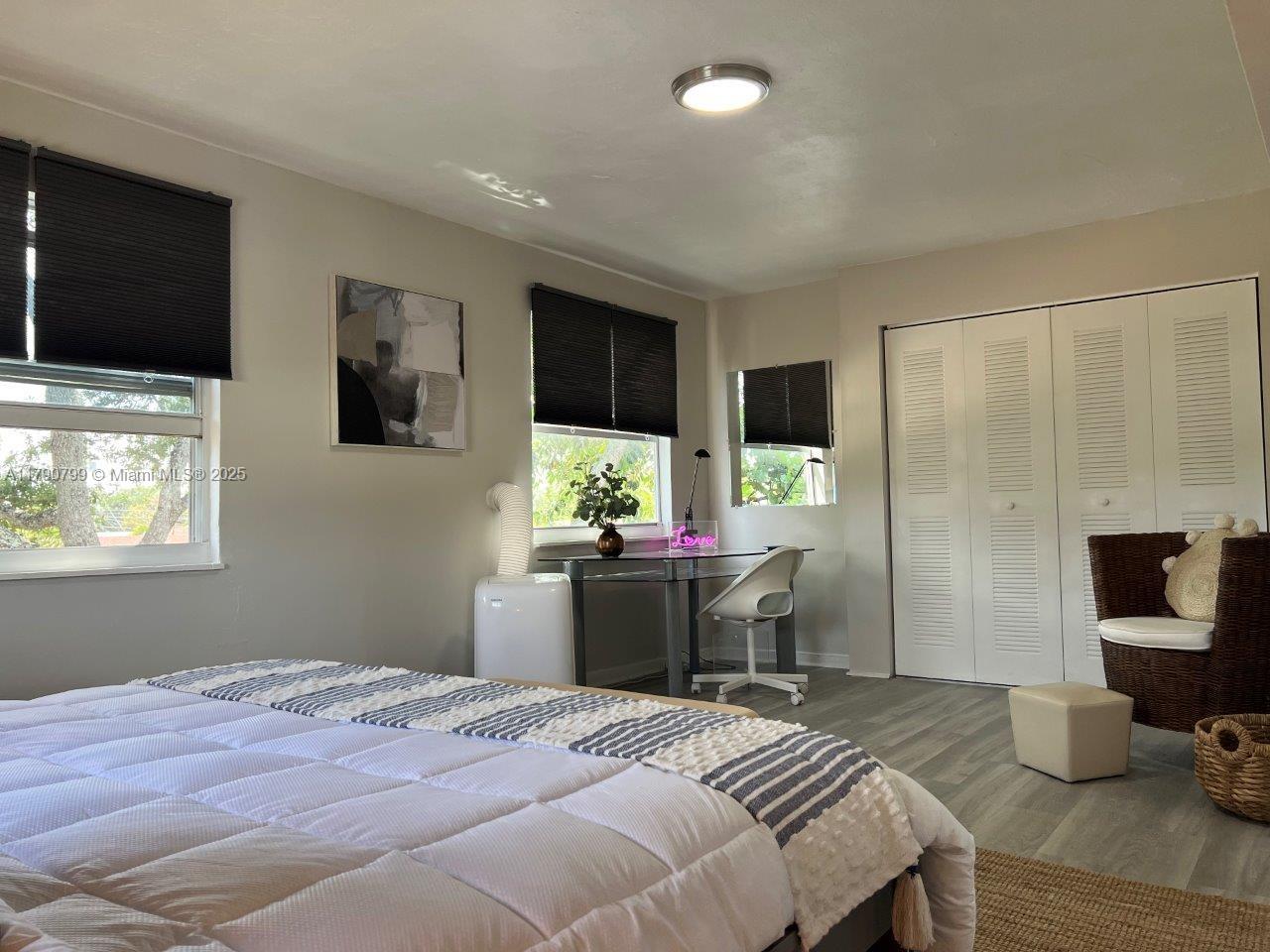 HOLLYWOOD PARK - Residential Income
