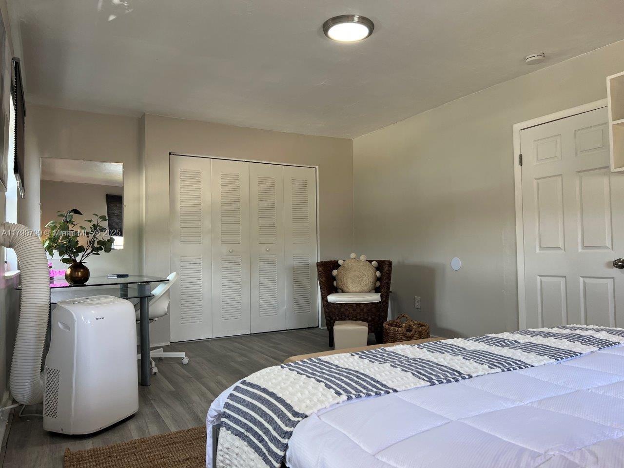 HOLLYWOOD PARK - Residential Income