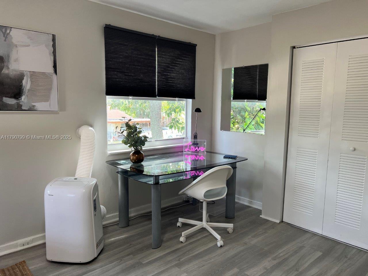 HOLLYWOOD PARK - Residential Income