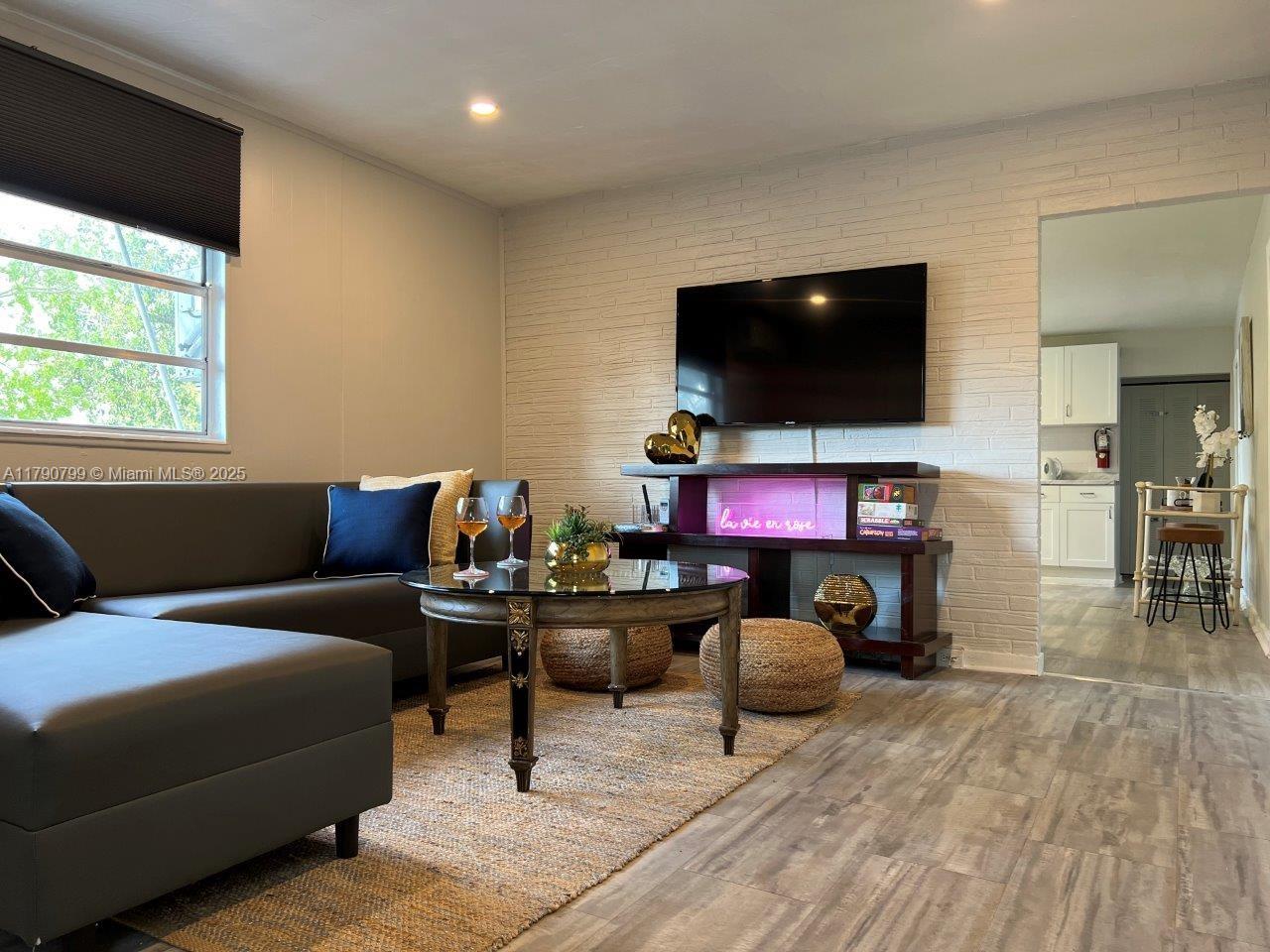 HOLLYWOOD PARK - Residential Income