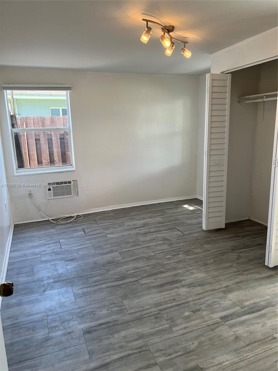 HOLLYWOOD PARK - Residential Income
