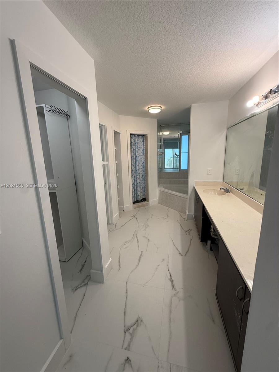 MAHOGANY ISLE HOMES CONDO - Residential Lease