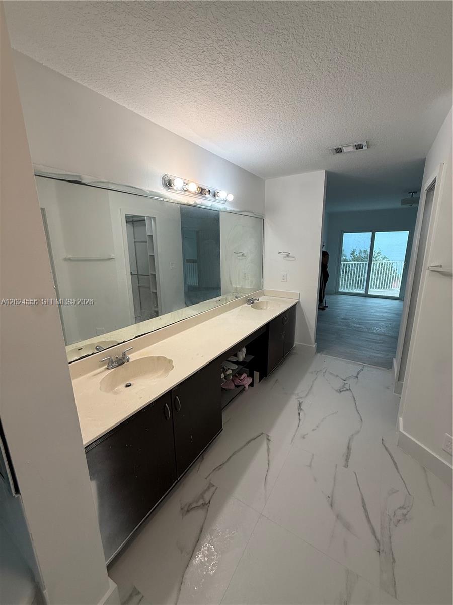 MAHOGANY ISLE HOMES CONDO - Residential Lease